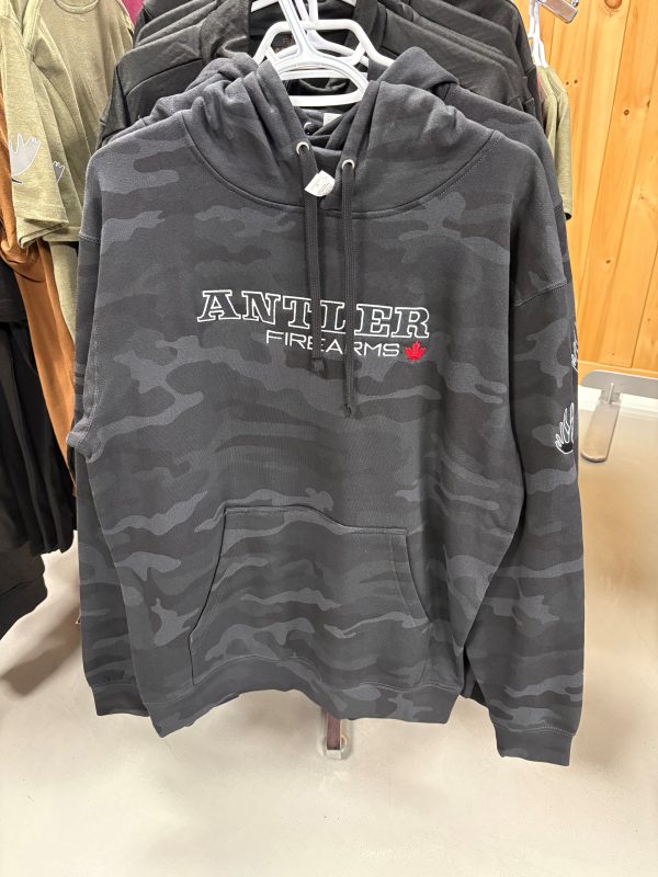 Hoodie Camo    –  75$ - Taille: M